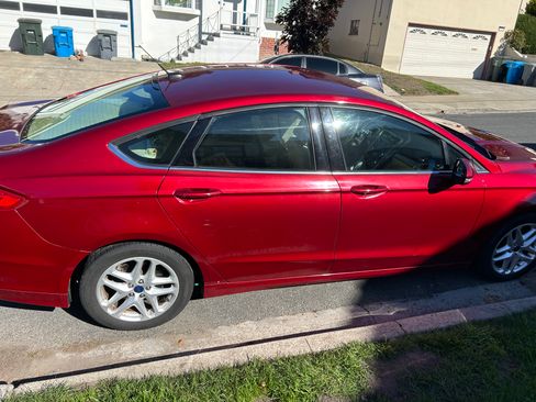 Used 2015 Ford Fusion SE image 8