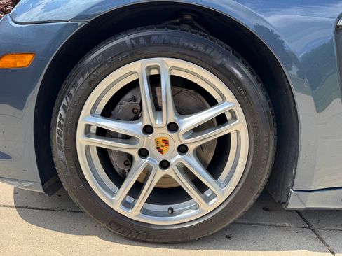 Used 2012 Porsche Panamera 4 image 10