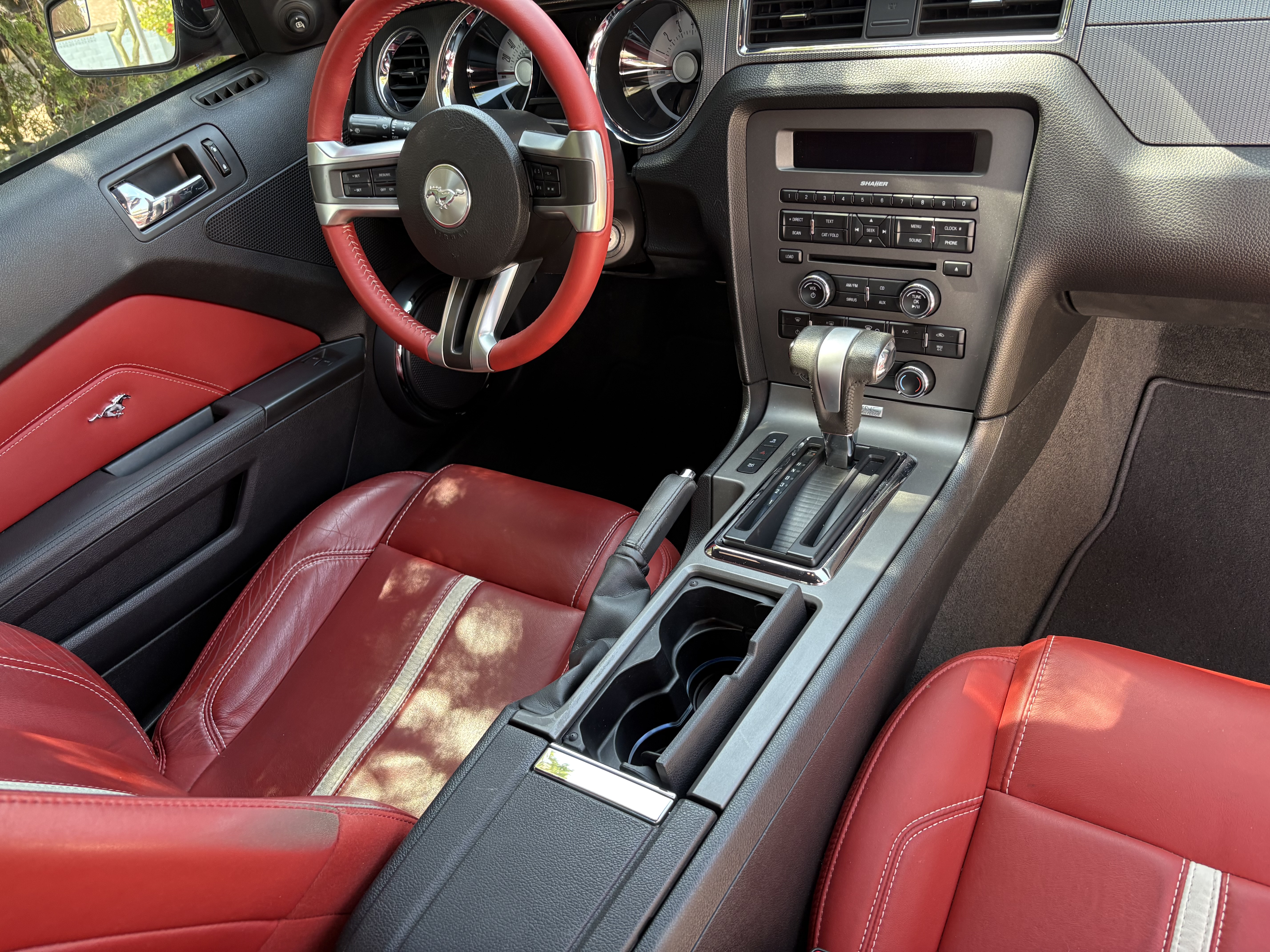 Used 2012 Ford Mustang GT Premium w/ Security Pkg RWD image 5