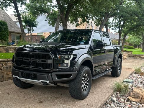 Used 2019 Ford F150 Raptor w/ Equipment Group 802A Luxury AWD/4WD image 2