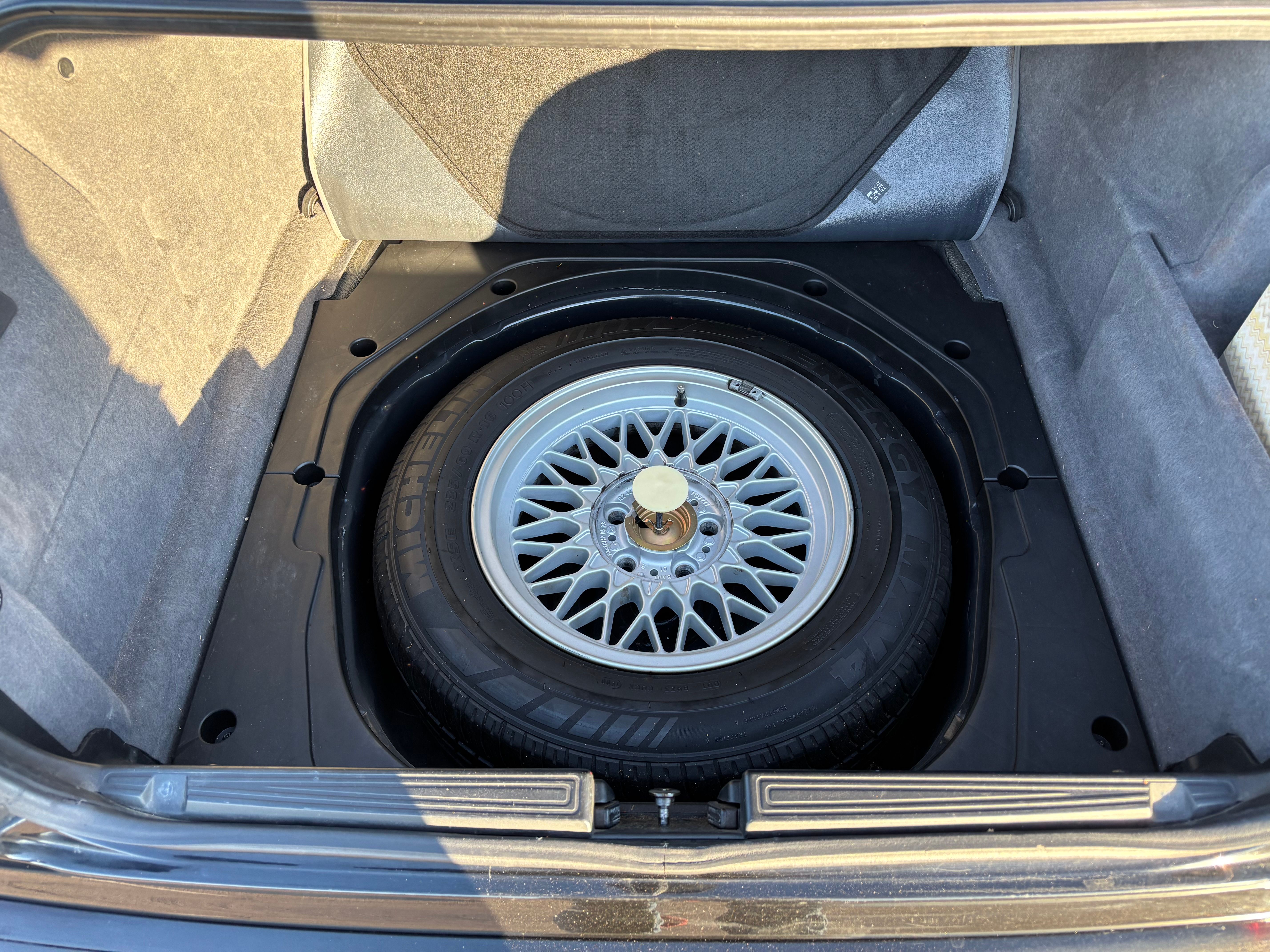 Used 2000 BMW 740i RWD image 14