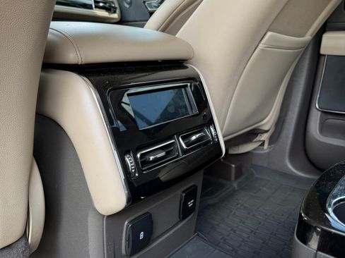 Used 2020 Lincoln Aviator Reserve w/ Equipment Group 201A RWD image 8