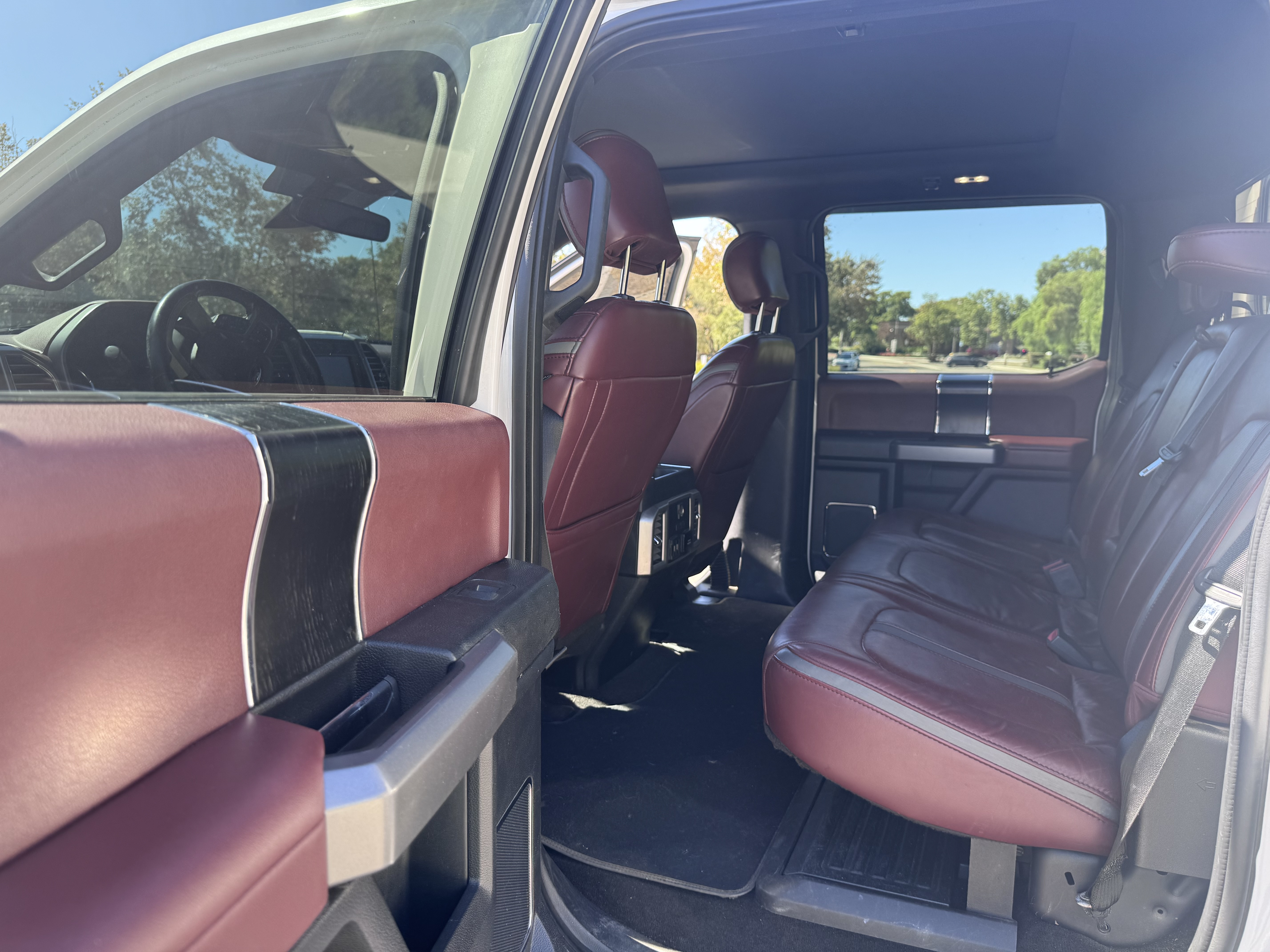 Used 2018 Ford F350 Platinum w/ Platinum Ultimate Package AWD/4WD image 17