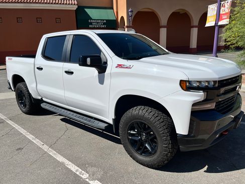 Used 2022 Chevrolet Silverado 1500 LT Trail Boss w/ Safety Package AWD/4WD image 8