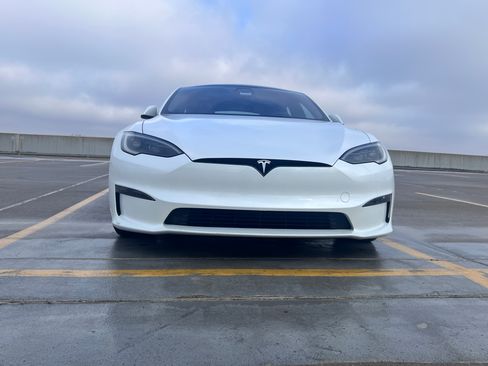 Used 2023 Tesla Model S Plaid image 4