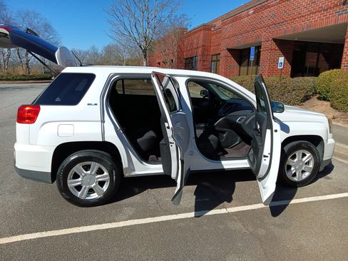 Used 2016 GMC Terrain SLE image 9