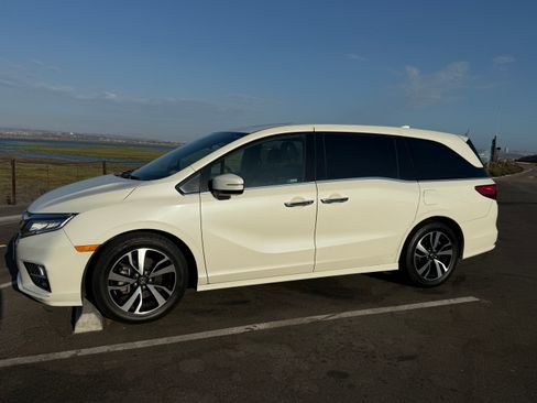 Used 2019 Honda Odyssey Elite image 1