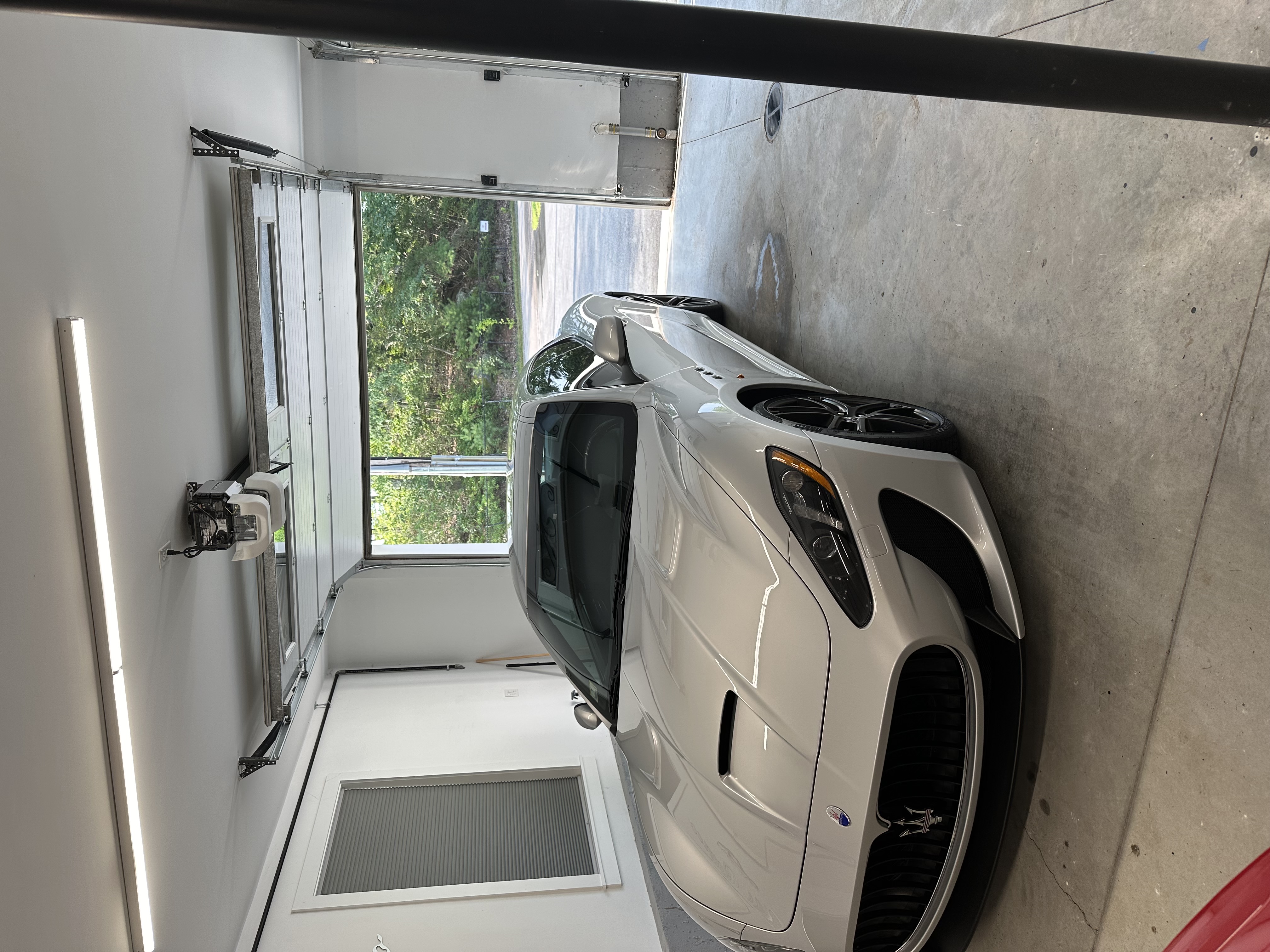 Used 2014 Maserati GranTurismo MC RWD image 2