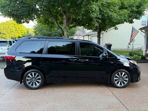 Used 2020 Toyota Sienna Limited Premium AWD/4WD image 8