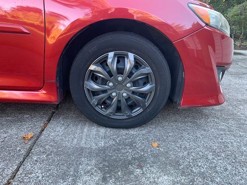 Used 2012 Toyota Camry SE image 14