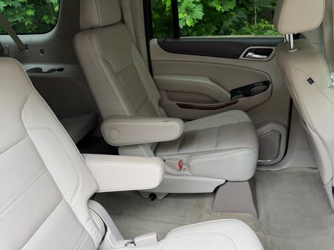 Used 2015 GMC Yukon XL Denali w/ Premium Package AWD/4WD image 5