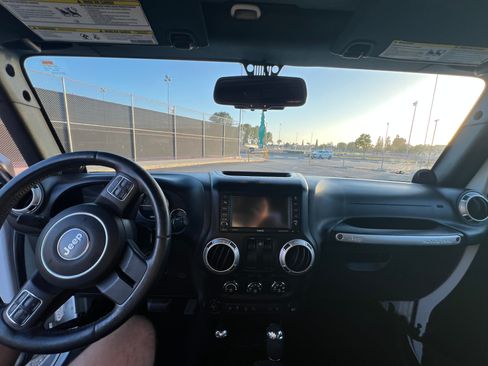 Used 2014 Jeep Wrangler Sahara w/ Connectivity Group AWD/4WD image 16