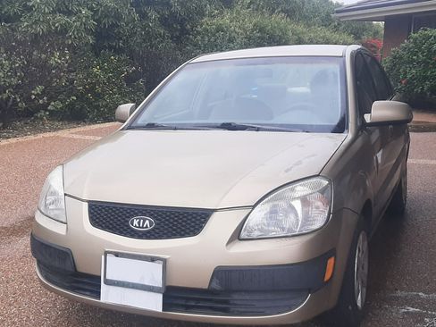 Used 2006 Kia Rio LX image 1