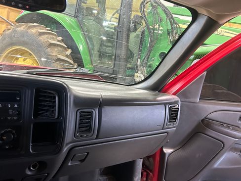 Used 2006 Chevrolet Silverado 3500 LT w/ Heavy-Duty Power Package image 13