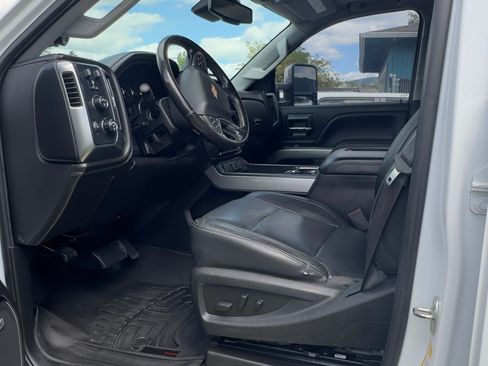 Used 2018 Chevrolet Silverado 3500 LTZ AWD/4WD image 8