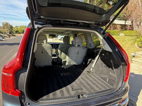 Used 2022 Volvo XC90 T8 Inscription Expression image 2