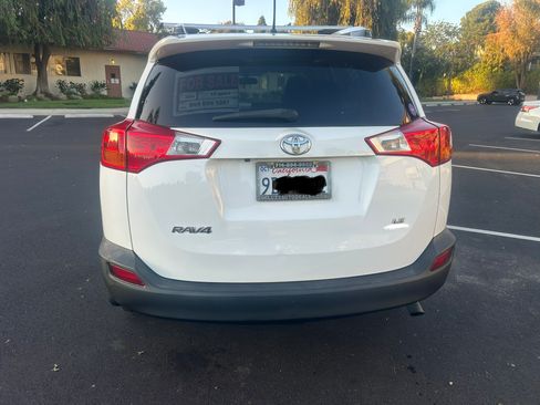 Used 2014 Toyota RAV4 LE FWD image 4