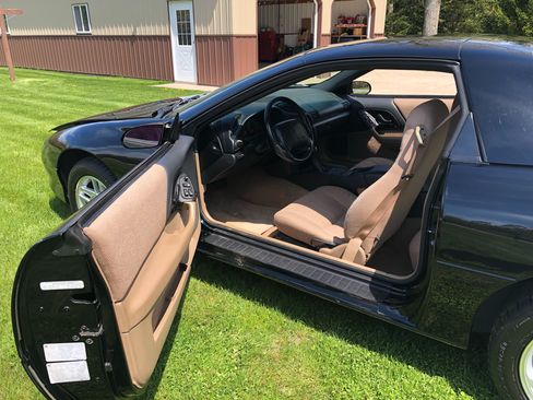 Used 1995 Chevrolet Camaro Z28 image 8