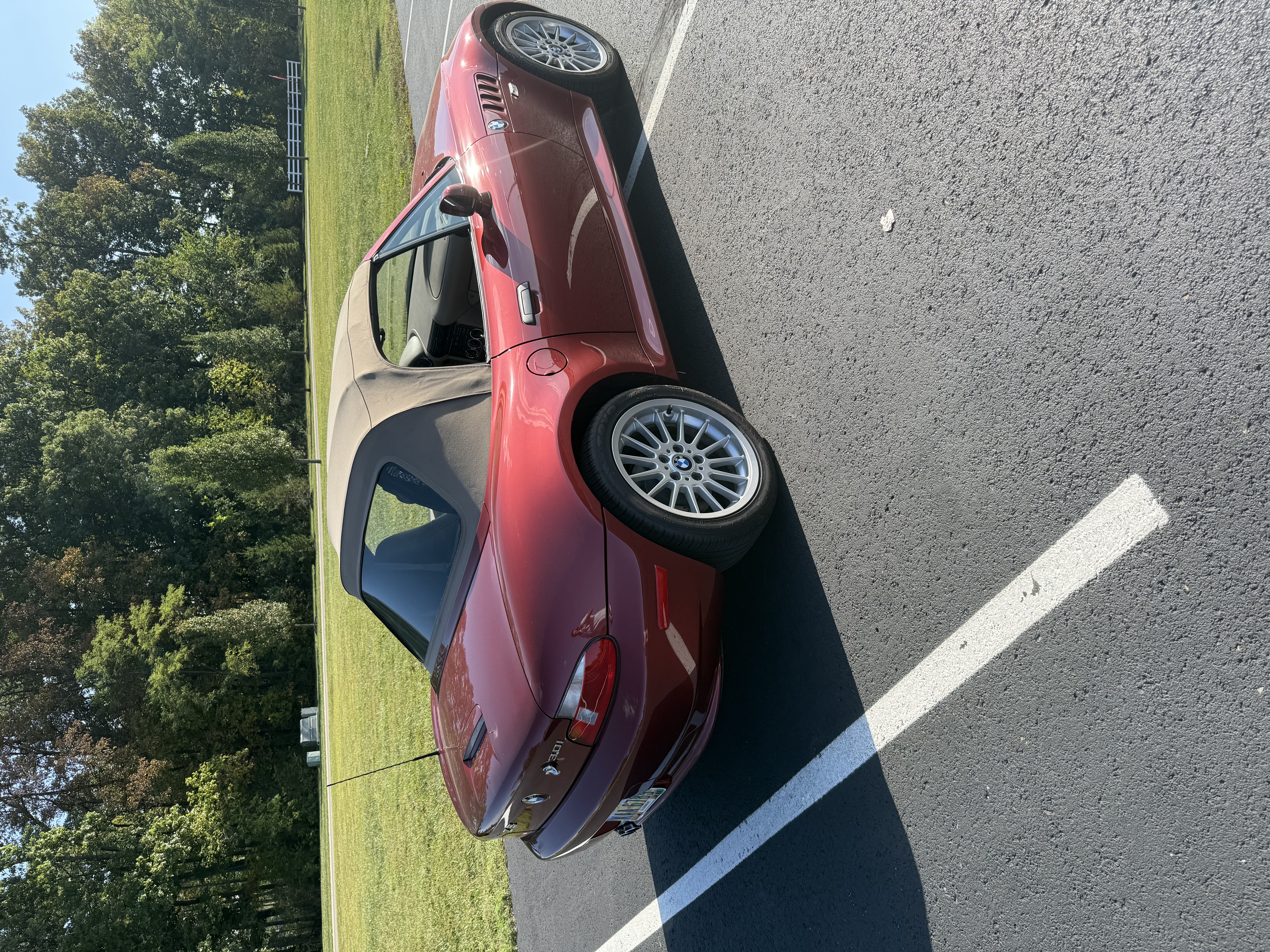 Used 2001 BMW Z3 3.0i RWD image 2