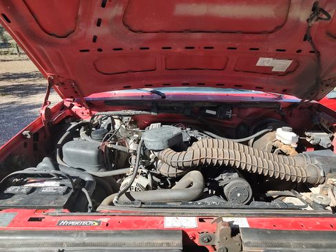 Used 1995 Ford F350 4x4 Regular Cab image 2