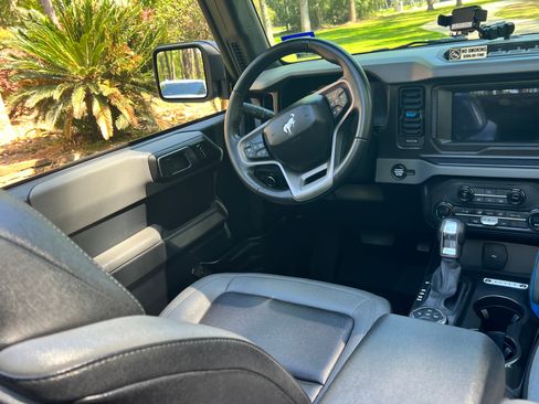 Used 2023 Ford Bronco Black Diamond image 11