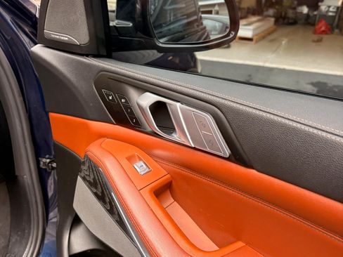 Used 2022 BMW X7 M50i image 16