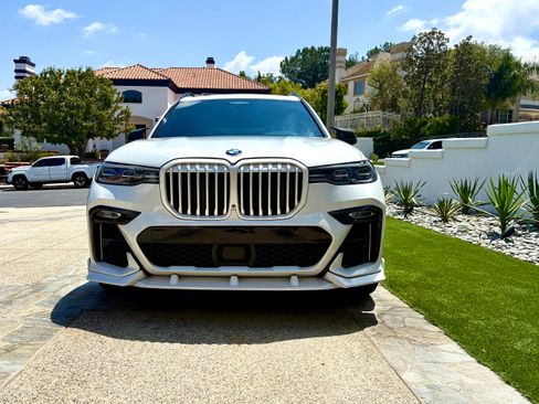 Used 2020 BMW X7 xDrive40i w/ M Sport Package image 1