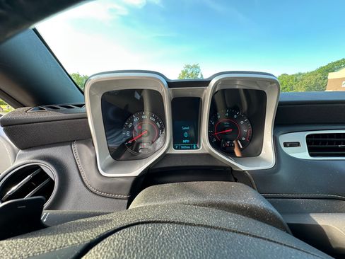 Used 2014 Chevrolet Camaro LT RWD image 12