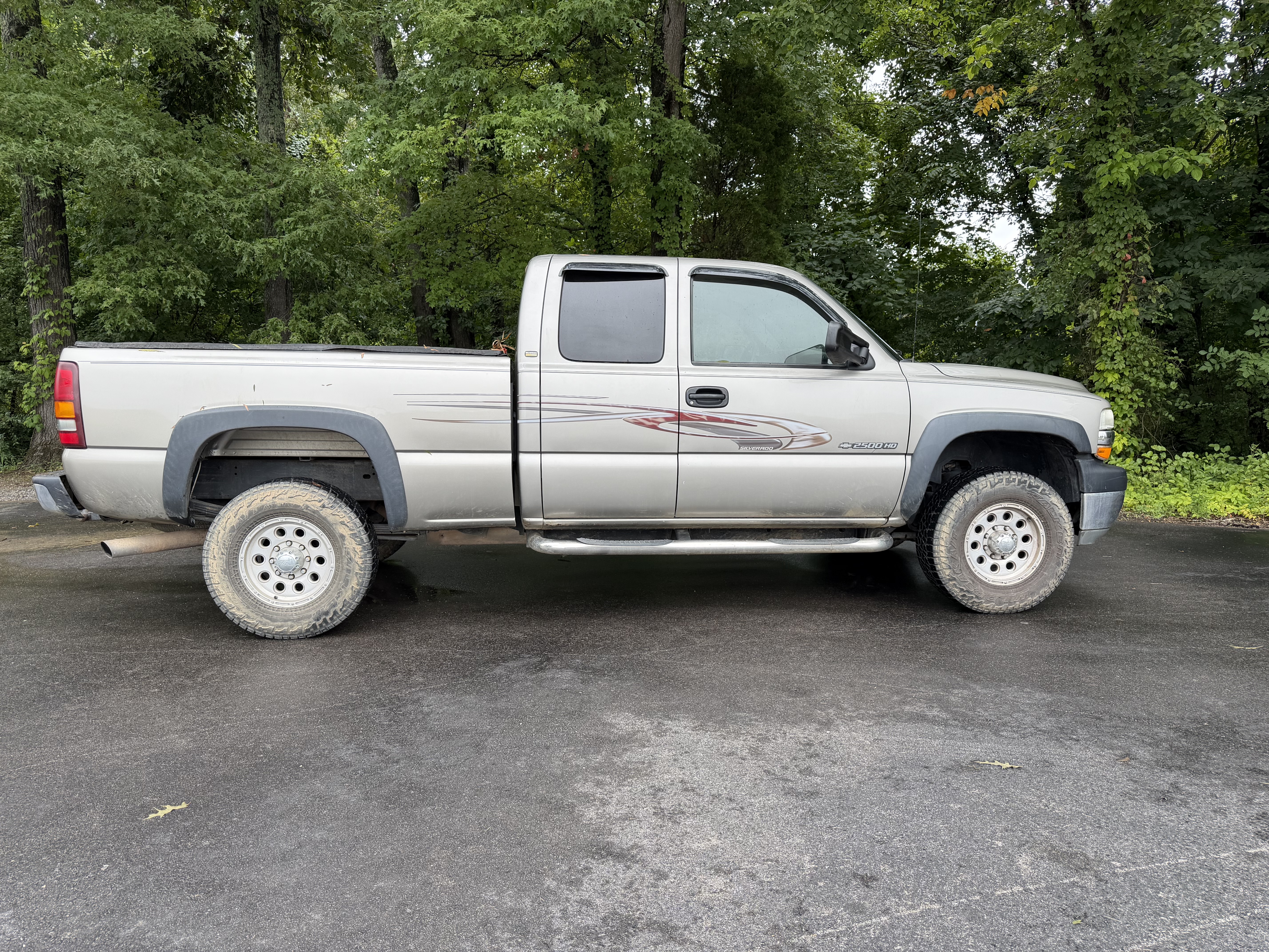 Used 2002 Chevrolet Silverado 2500 2WD Extended Cab image 2
