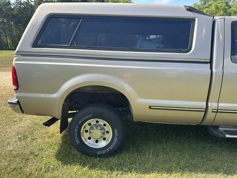 Used 1999 Ford F250 4x4 SuperCab Super Duty image 5