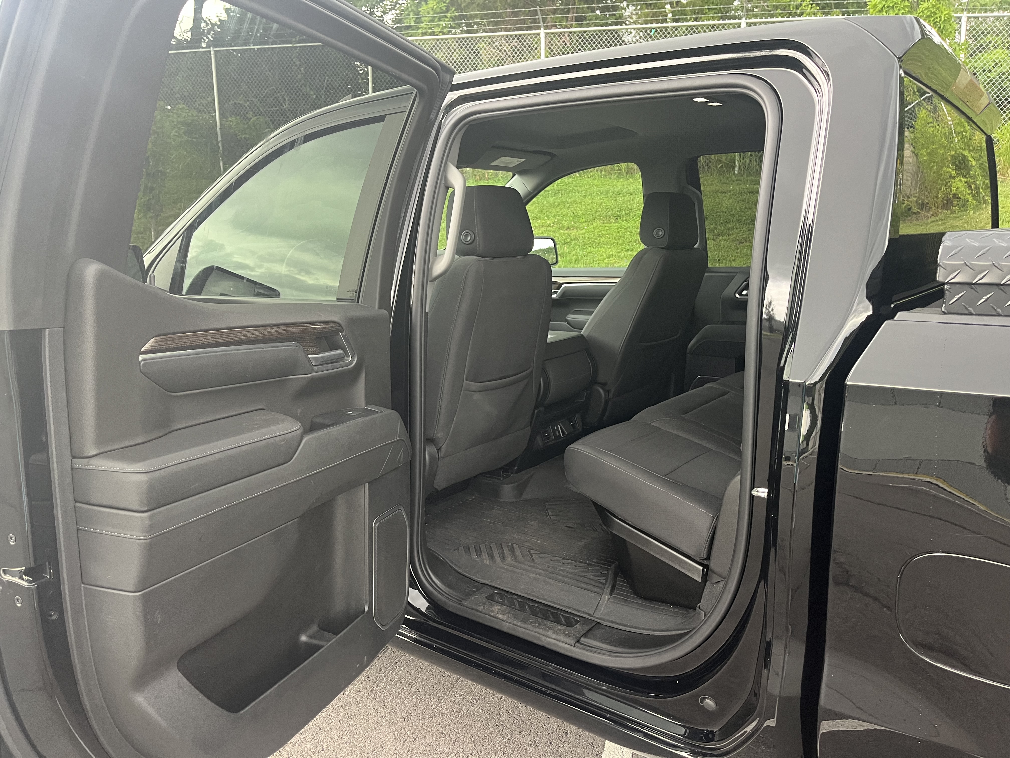 Used 2023 Chevrolet Silverado 1500 RST AWD/4WD image 11