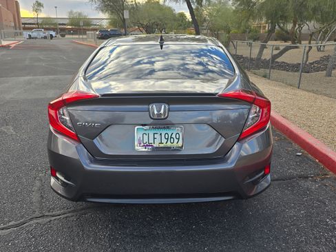 Used 2018 Honda Civic EX-L image 5