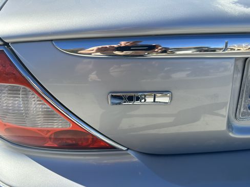 Used 2005 Jaguar XJ8 image 32