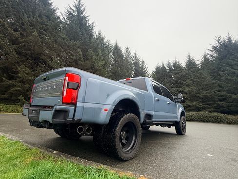 Used 2023 Ford F450 Platinum w/ FX4 Off-Road Package image 6