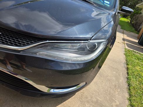 Used 2016 Chrysler 200 Limited FWD image 10