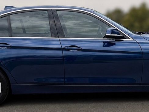 Used 2017 BMW 330e RWD image 5