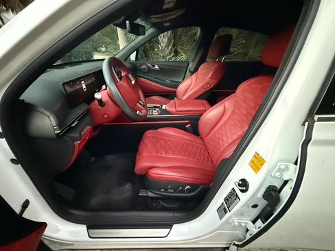 Used 2025 Genesis GV80 3.5T image 8