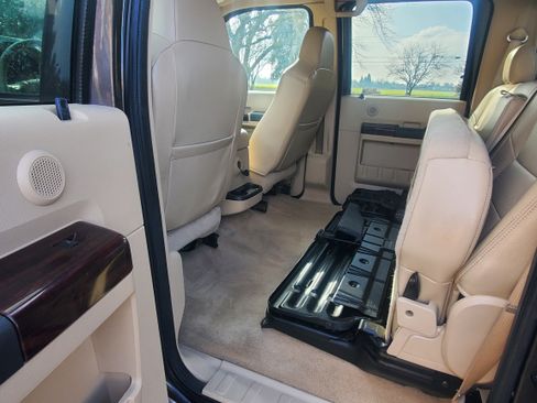 Used 2008 Ford F350 Lariat image 14