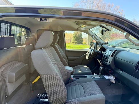 Used 2015 Nissan Frontier SV w/ SV Value Truck Package image 11