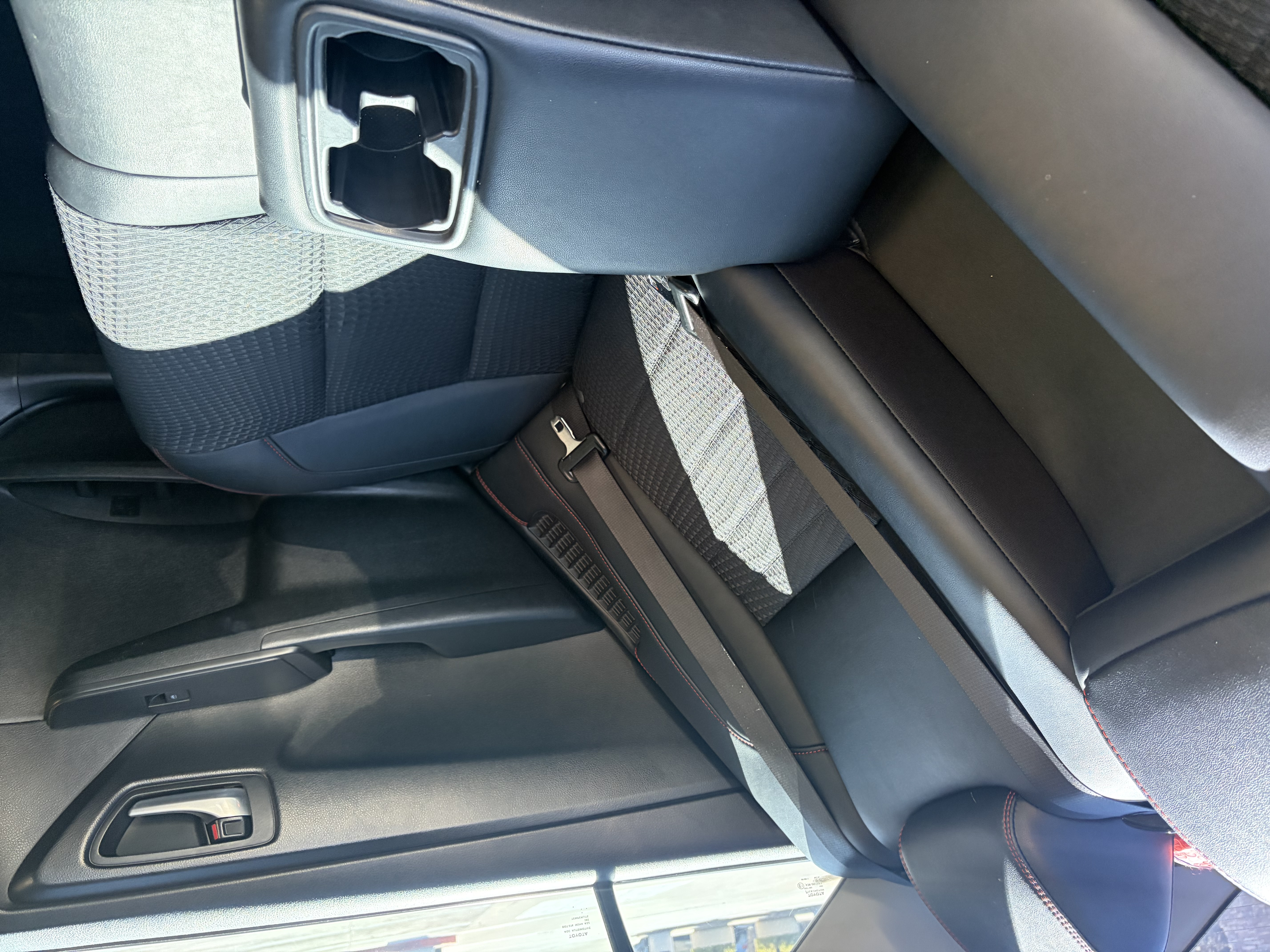 Used 2015 Toyota Camry SE w/ Moonroof Package FWD image 11