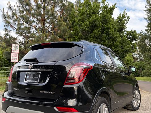 Used 2018 Buick Encore Preferred AWD/4WD image 2