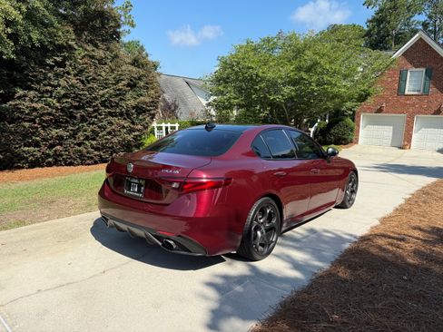 Used 2018 Alfa Romeo Giulia Ti Sport w/ Quick Order Package 22U Sport RWD image 5