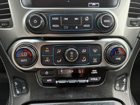 Used 2018 Chevrolet Tahoe Premier RWD image 16