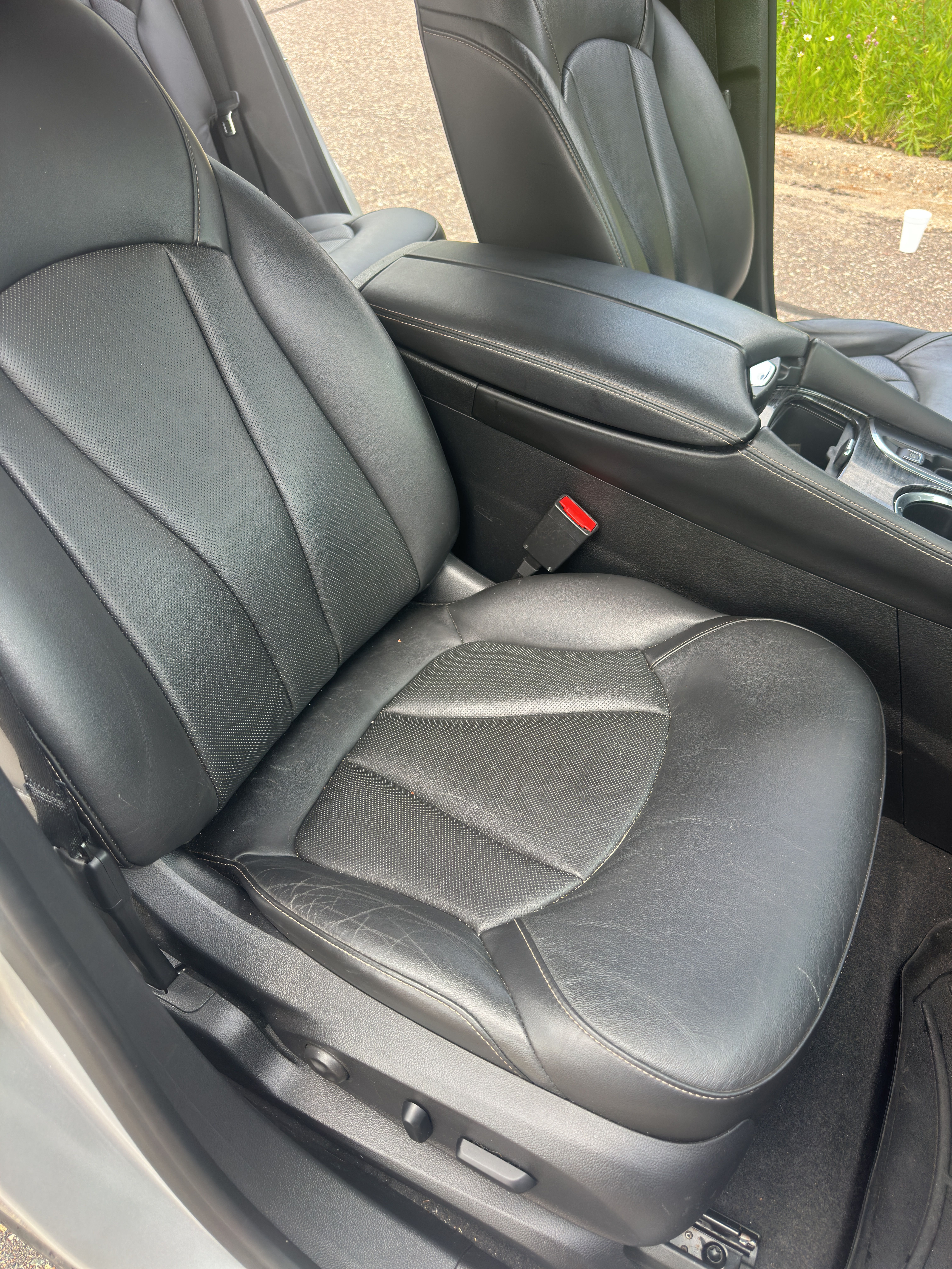 Used 2016 Buick Envision Premium AWD/4WD image 25