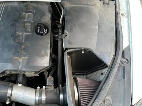 Used 2010 Cadillac CTS Premium image 17