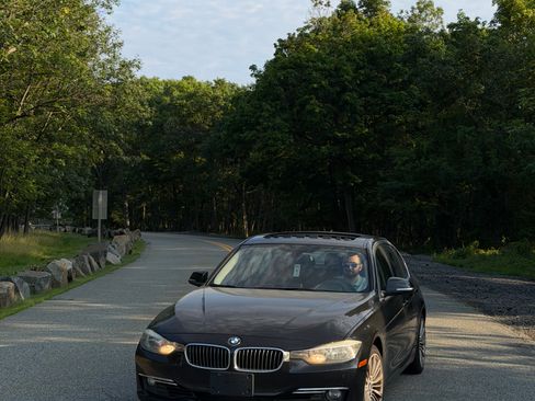 Used 2015 BMW 328i xDrive Sedan AWD/4WD image 2