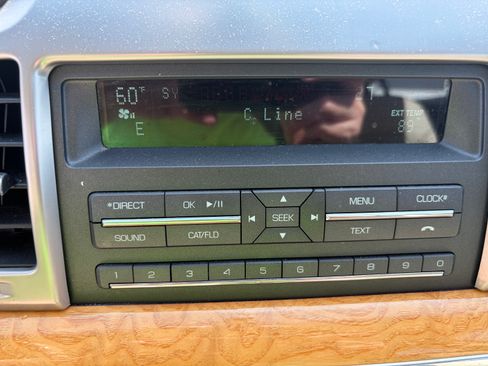 Used 2012 Lincoln MKZ FWD image 17