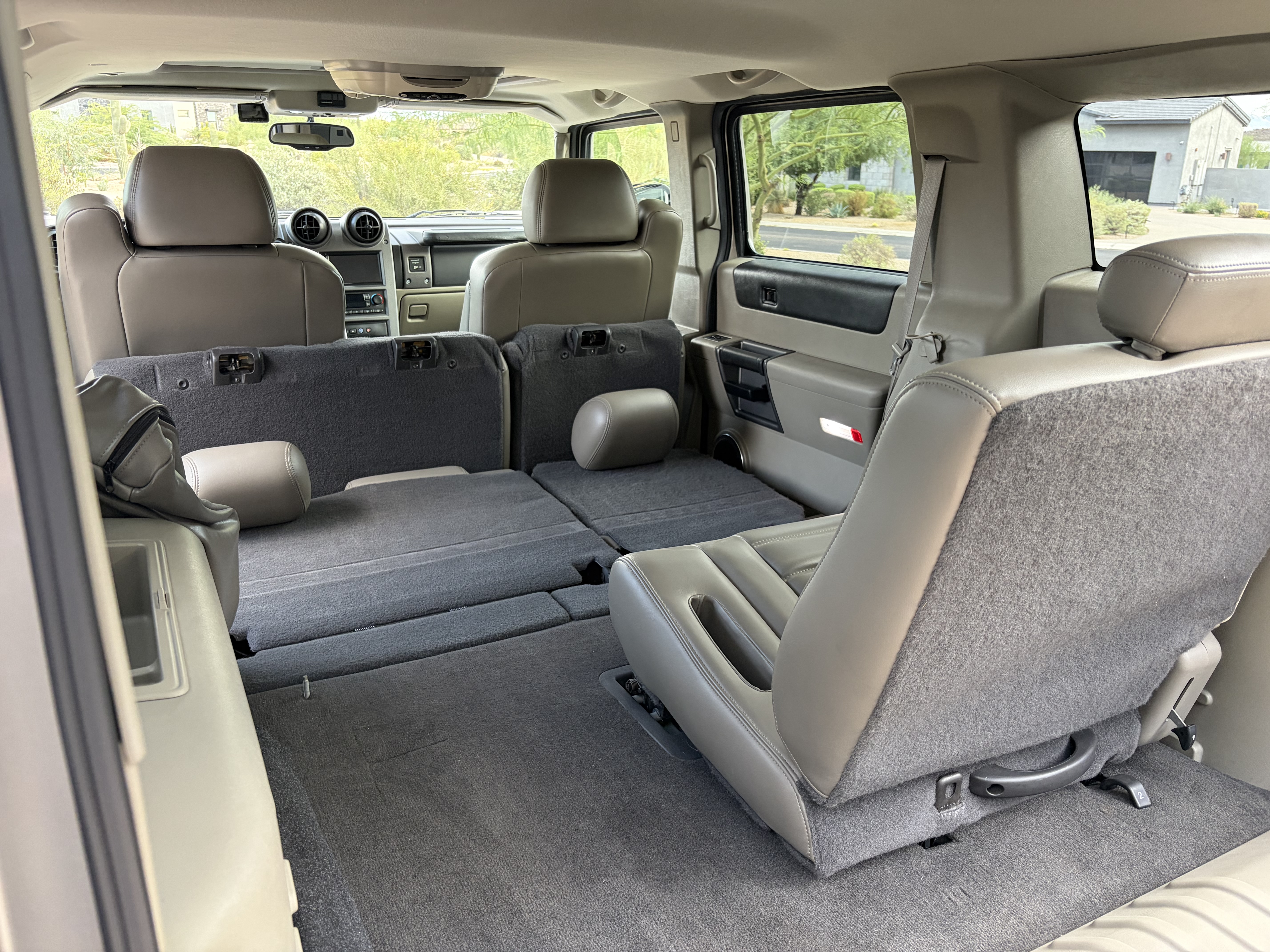 Used 2004 HUMMER H2 w/ Preferred Equipment Group AWD/4WD image 19
