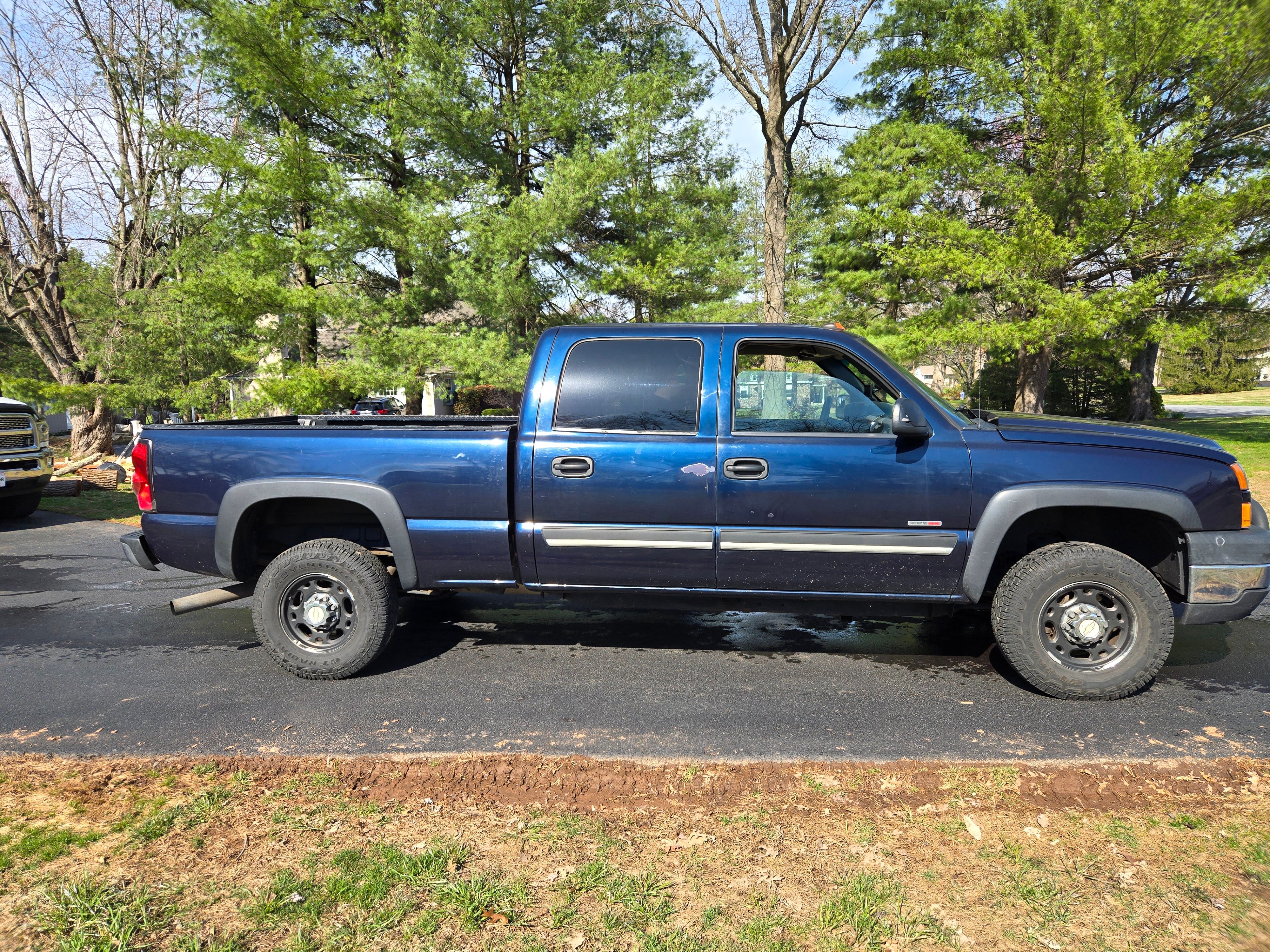 Used 2006 Chevrolet Silverado 2500 W/T w/ Skid Plate Package AWD/4WD image 10