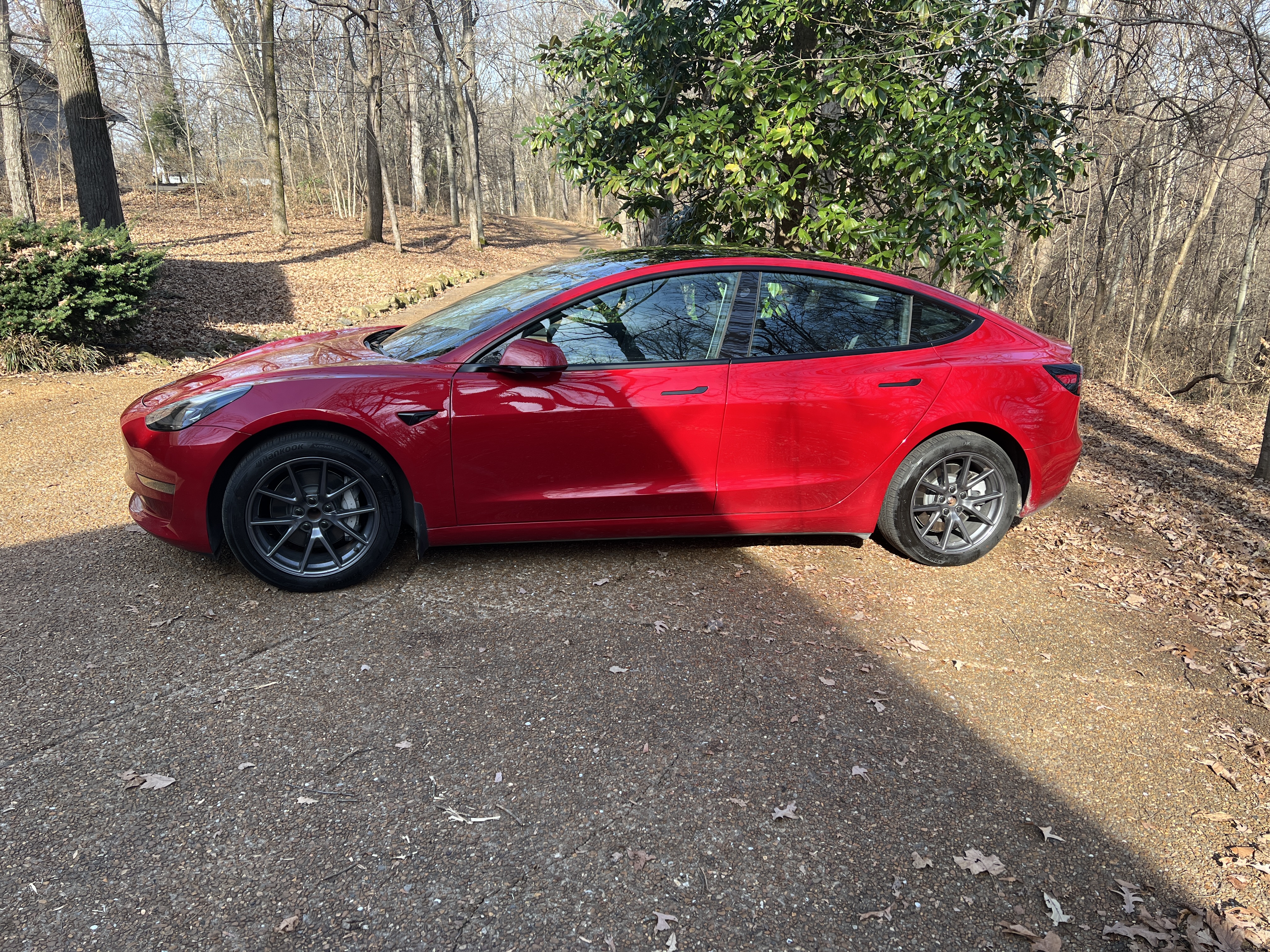 Used 2023 Tesla Model 3 Standard Range RWD image 1